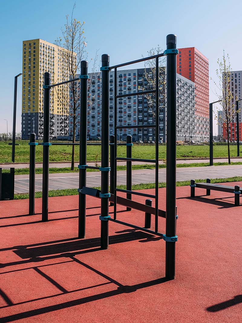 Home Calisthenics Station: Reckstange, Sprossenwand, Parallelbarren, Schrägbank